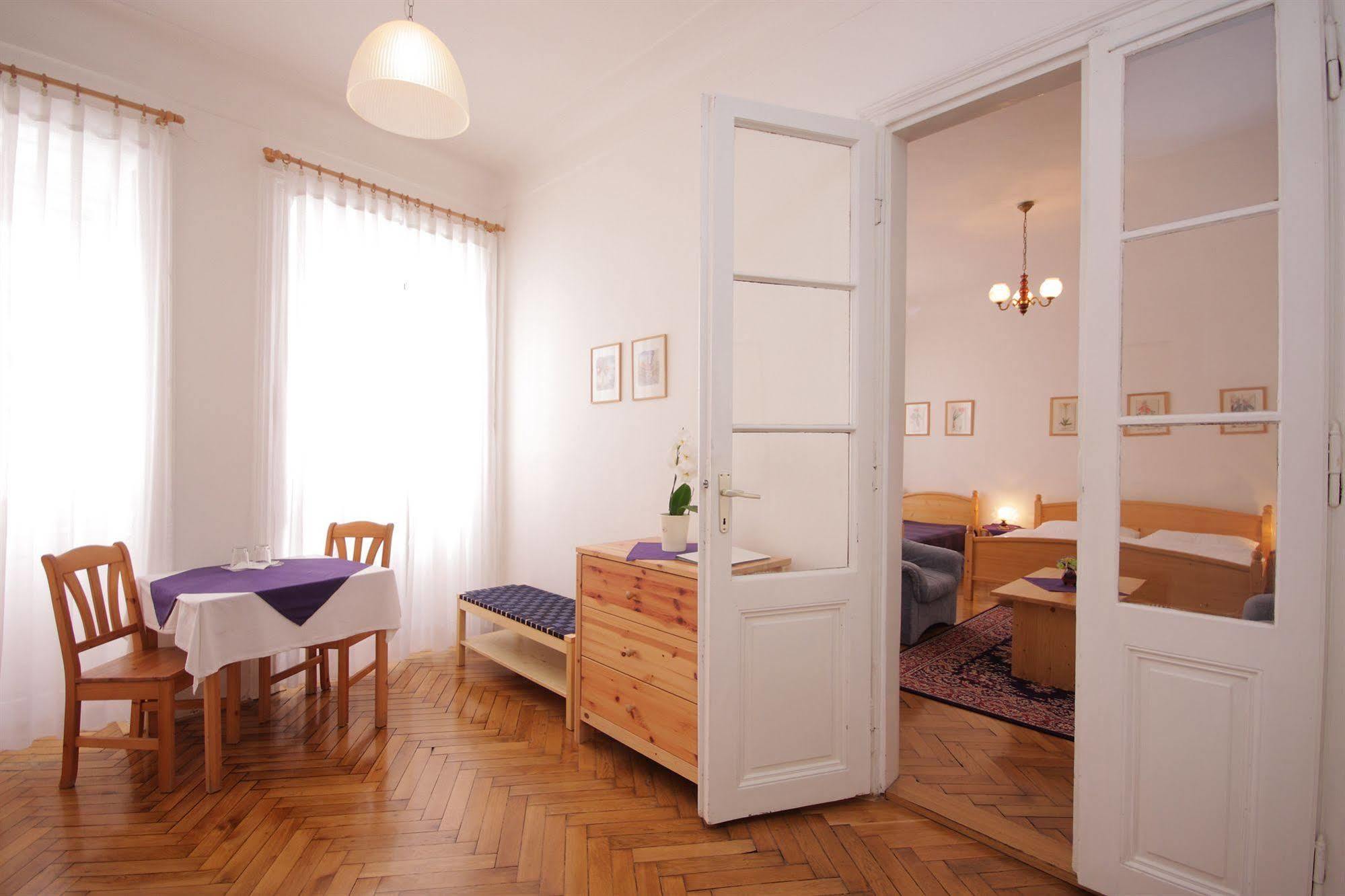 The Green Garland Hotel Praha
